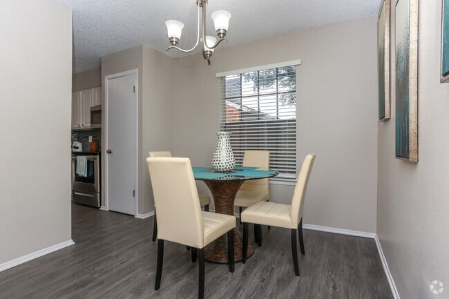 1BR, 1BA - 675SF - Dining Room - Creekside Village Apartments