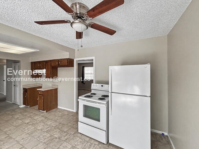 Building Photo - 7380 Colonial Dr