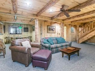 Foto del edificio - 241 S Fern Dr