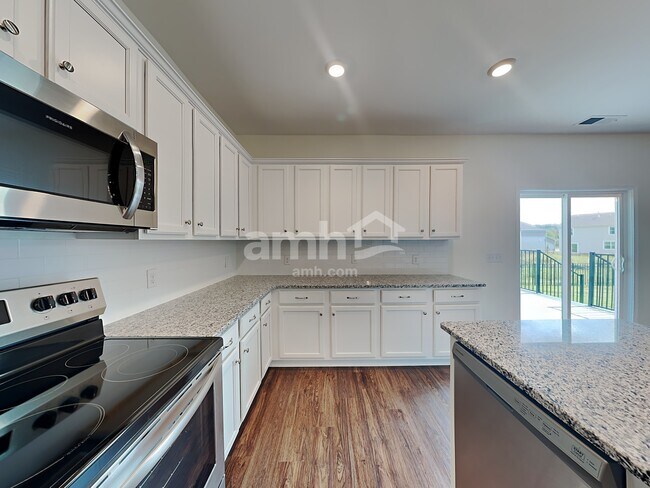 Building Photo - 2008 Bennett Dr