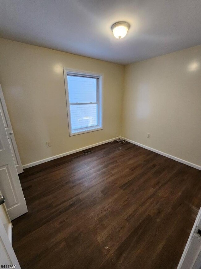 Foto del edificio - 144 Warren St