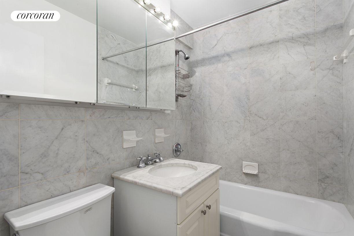 Foto del edificio - 177 E 75th St