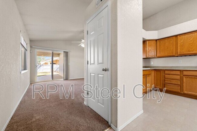 Foto del edificio - 1014 Pinecrest Dr