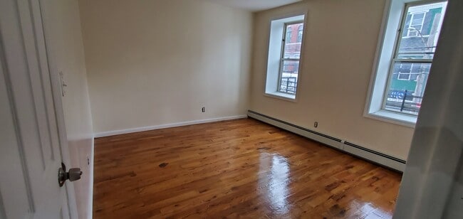 Building Photo - 416 Jersey St