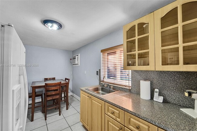 Foto del edificio - 8370 NW 185th St