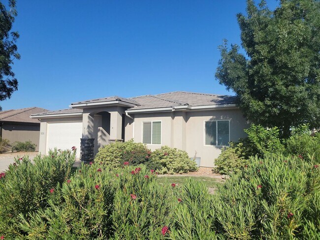 Foto del edificio - 4 Bedroom St. George Home with Bonus Room....