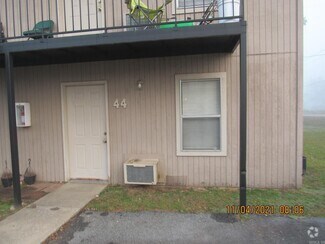 Building Photo - 1313 McNutt Rd