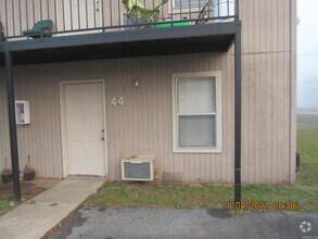 Building Photo - 1313 McNutt Rd