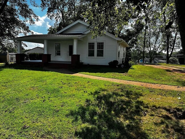 Building Photo - 6 New Dunham Bridge Rd