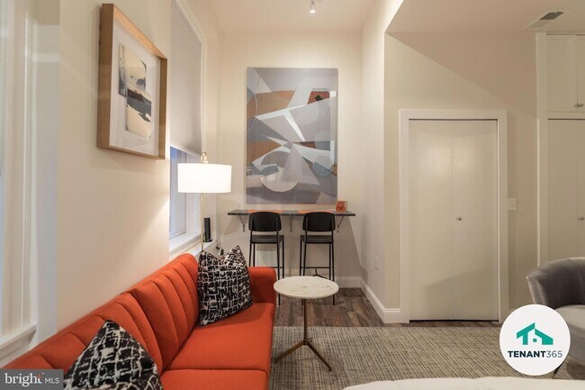 Foto del edificio - 8 E Fayette St