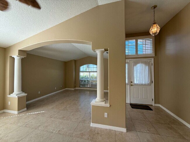 Building Photo - Spacious 3/2 with tranquil setting is wait...