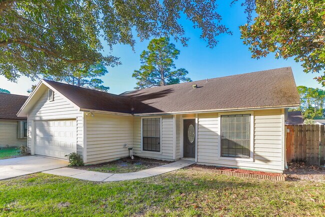 Foto del edificio - 3667 Lumberjack Cir N