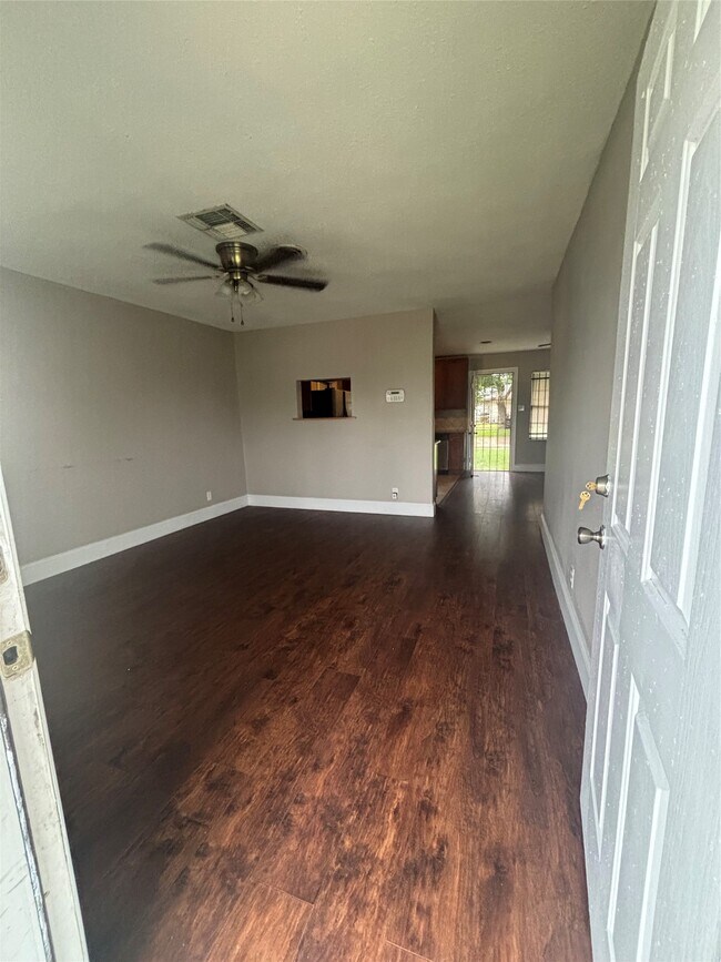 Building Photo - 5631 Groveton St