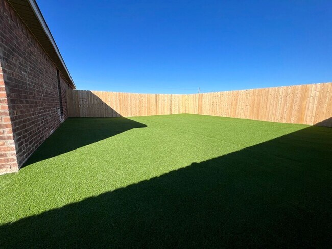 Foto del edificio - 3 Bedroom Townhome In Harvest Wolfforth!