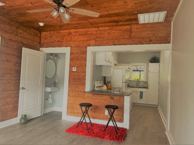 Foto del edificio - 715 W Hollywood Ave