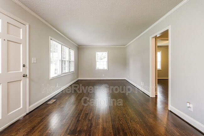 Building Photo - 5037 Selena St