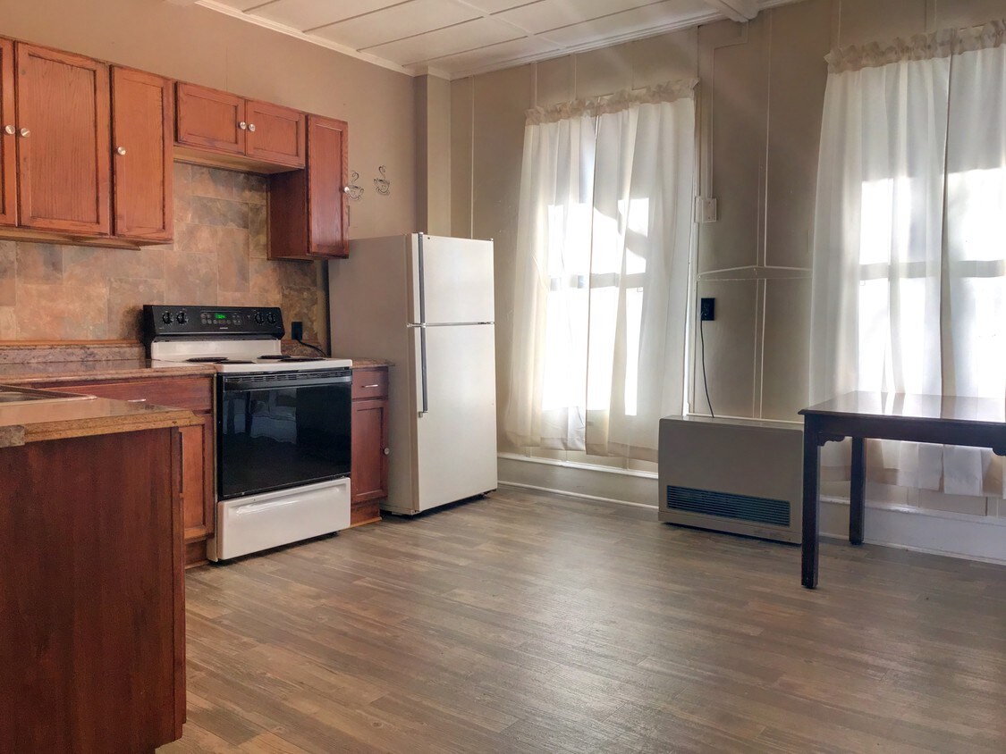 39 High St, Fairfield, ME 04937 Apartments in Fairfield, ME