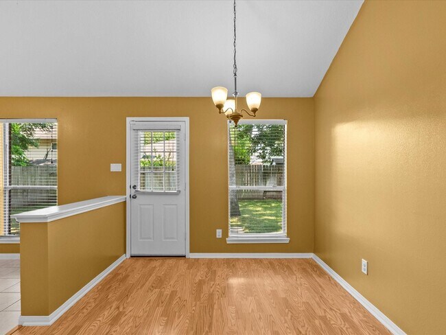 Foto del edificio - 3014 Lonesome Ridge Ct