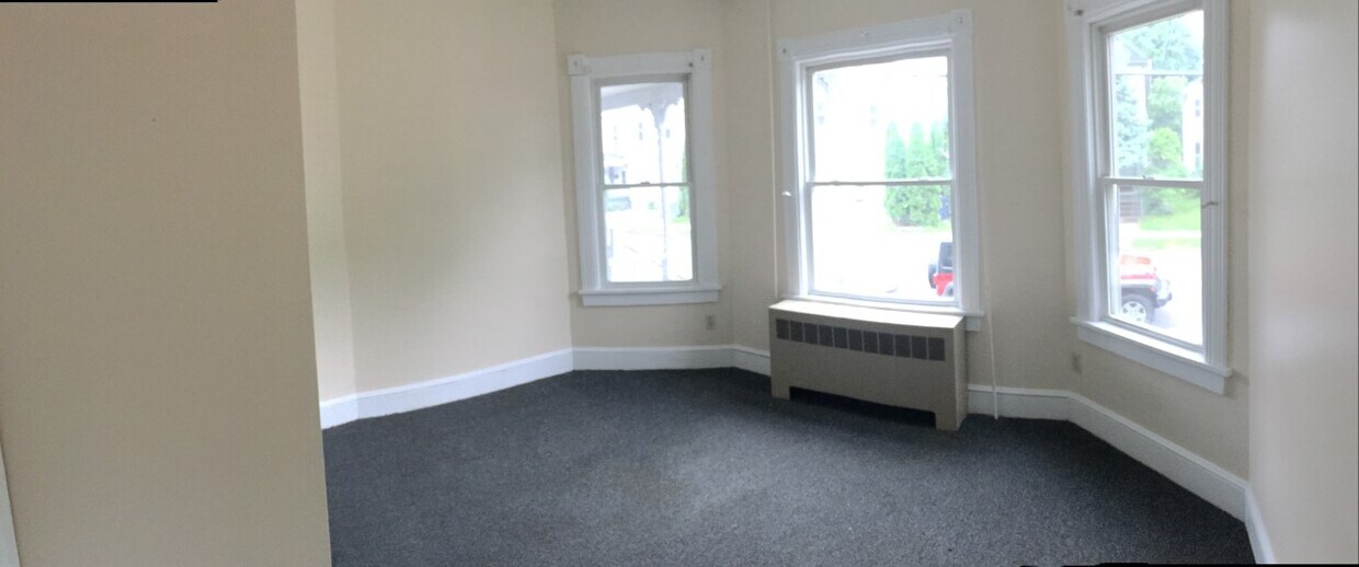 1st fl bdrm - 11 Hickok Pl
