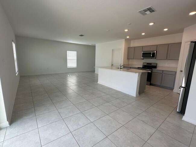 Foto del edificio - 989 Harold Pass