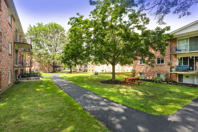 Building Photo - Village Center