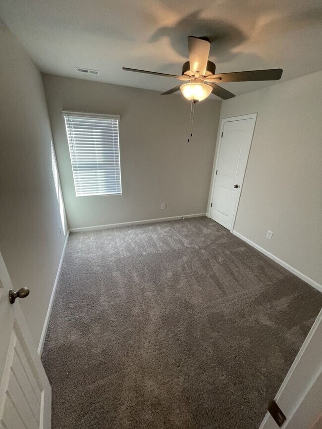 Foto del edificio - 3 Bd 2.5 Ba Townhouse