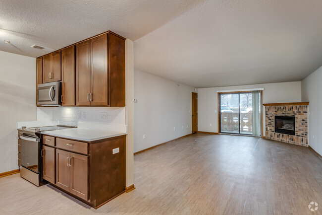 2HAB, 2BA: 1.300 ft² - Parkwood Lake Apartments