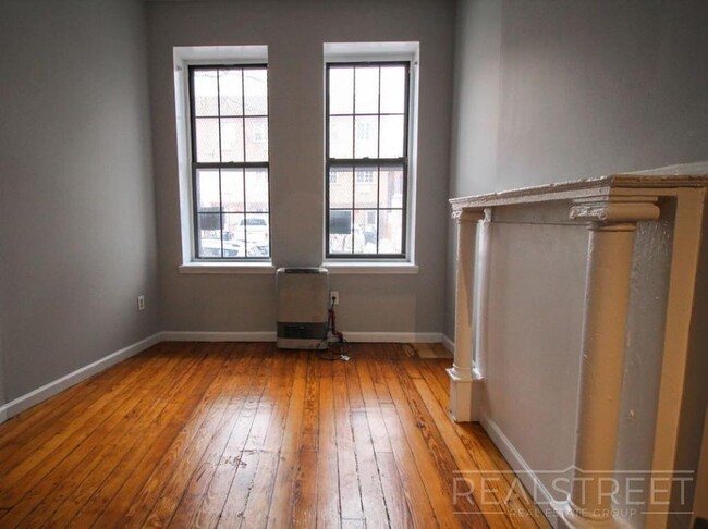 Plano de planta - 20  Covert Street