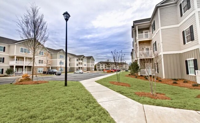 Foto del edificio - 1017 Halton Dr