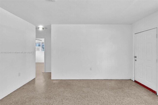 Foto del edificio - 5802 NE 3rd Ave
