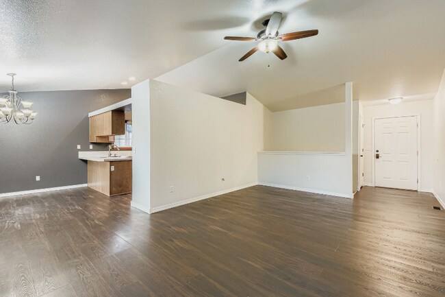 Foto del edificio - 534 Springwood Ct