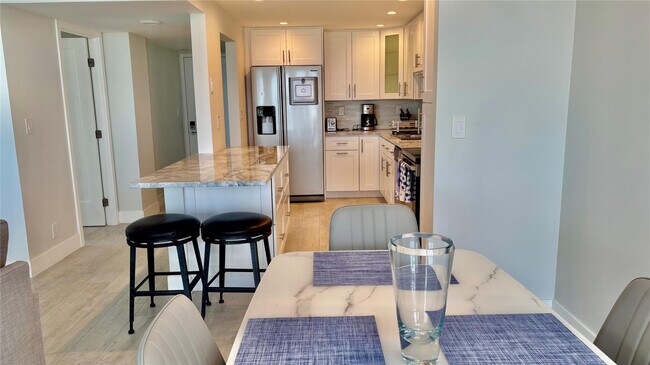 Foto del edificio - 531 N Ocean Blvd