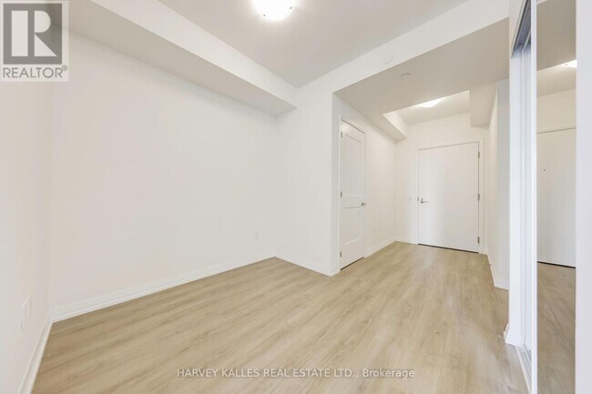 Photo du bâtiment - 50-2750 Dunfield Ave