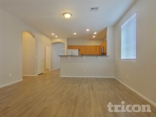 Foto del edificio - 17307 W Monroe St