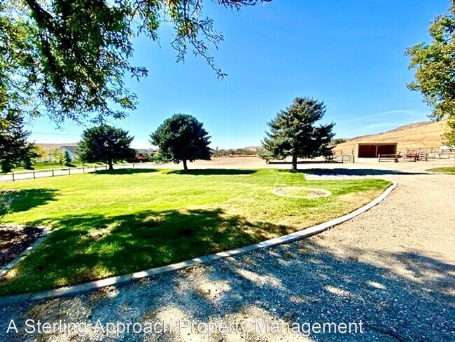 Building Photo - 3 br, 2.5 bath House - 9070 W Brookside Lane