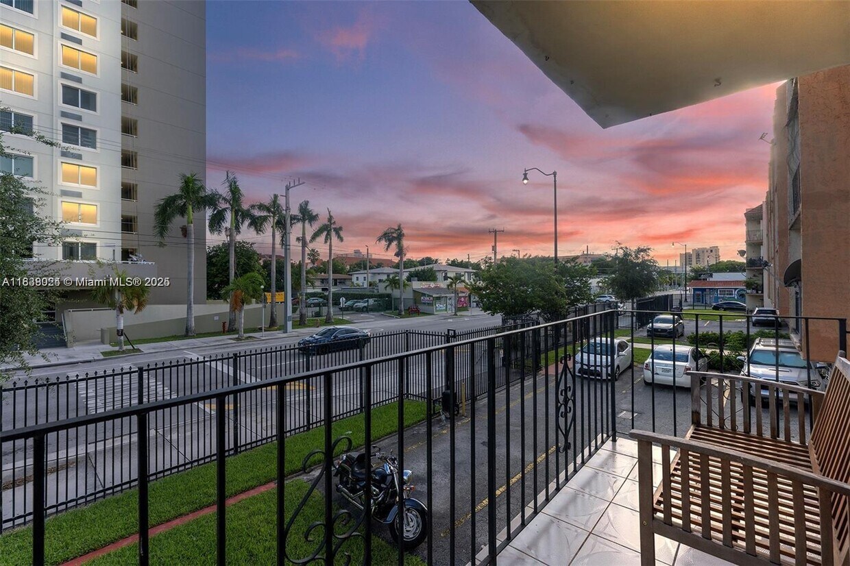 Foto principal - 1051 SW 1st St