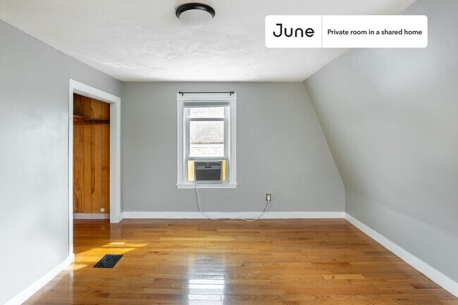 Building Photo - Room in Shared 6 bed/1.5 bath home in Somerville