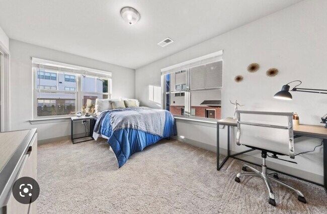 Foto del edificio - 4255 NW Duniway Dr