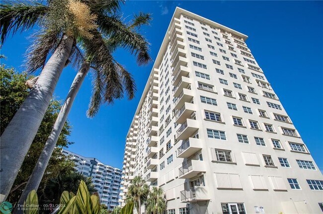 Building Photo - 340 Sunset Dr