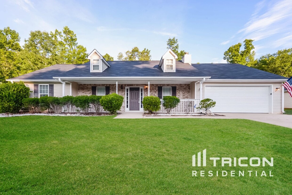 Foto principal - 140 Oak Meadows Dr