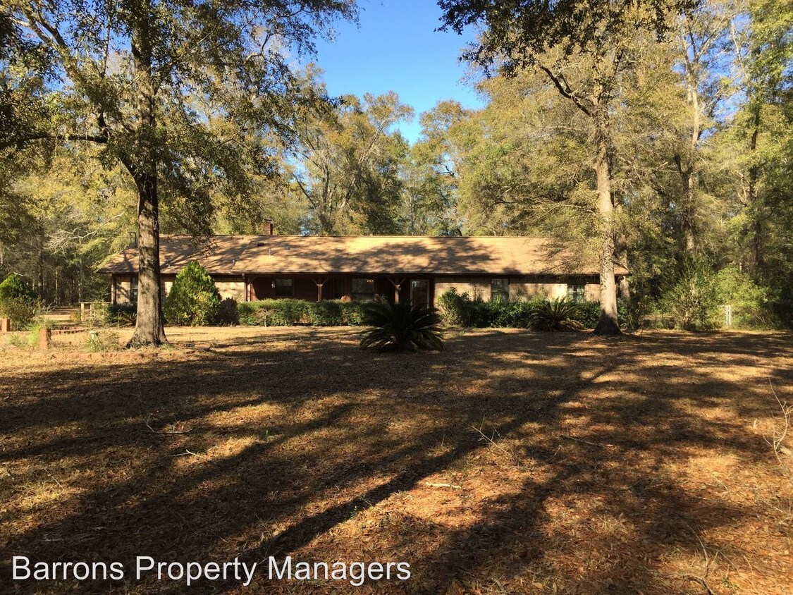 Foto principal - 5660 Forest Hills Ln