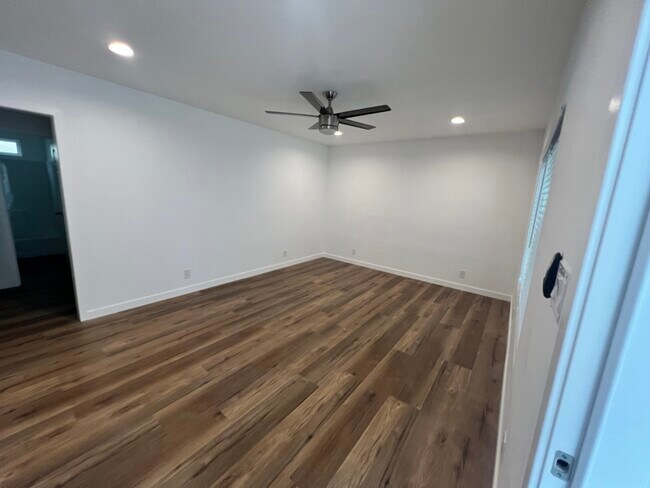 Building Photo - 4066 W 129th St