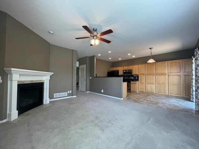 Foto del edificio - Home For Rent Papillion