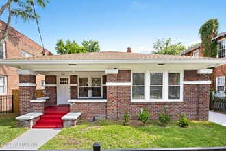 Building Photo - 131 Cottage Ave