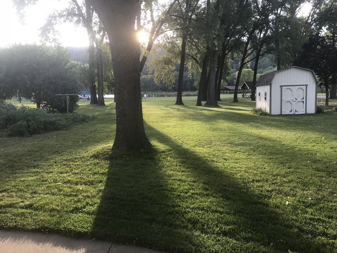 909 Sherman St Unit Apt B, North Mankato, MN 56003 Apartments in