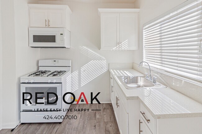 Foto del edificio - ~One Month FREE~ Gorgeous Studio with a St...