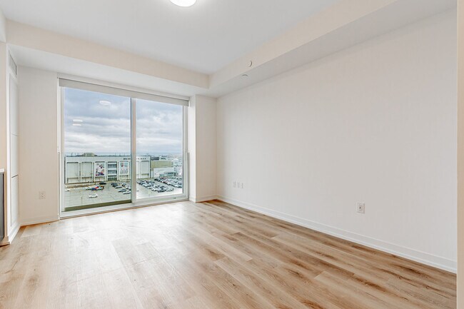 Photo du bâtiment - 5 York Garden Wy