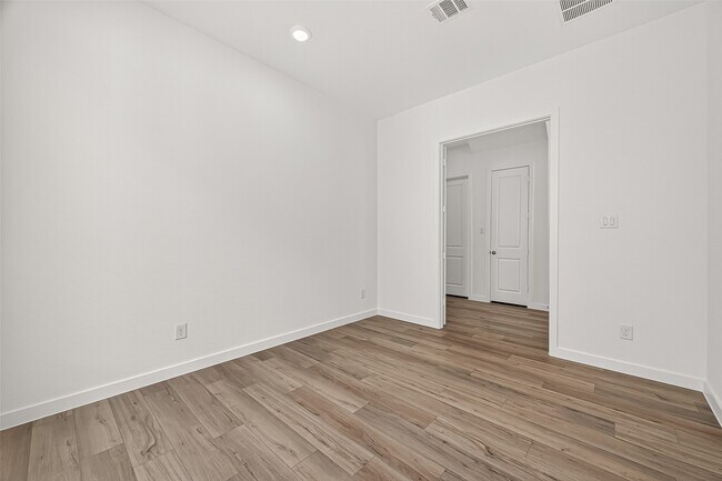 Building Photo - 2419 Hazel Berry St