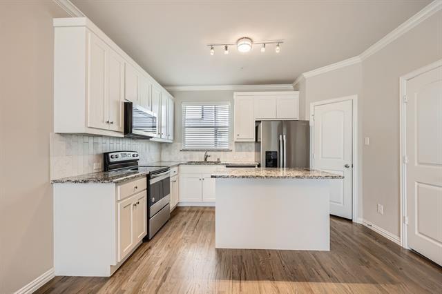 Foto del edificio - 301 E Lamar St