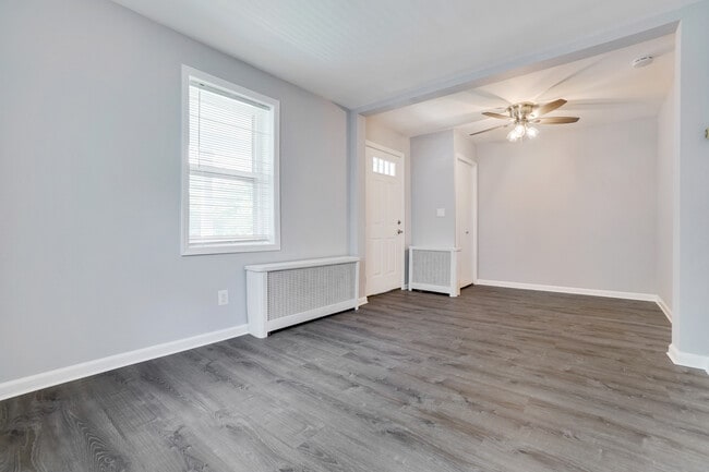 Living Room - 114 Livingston Ave